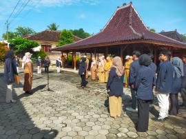 BERTEPATAN HARI IBU, PETUGAS APEL KERJA SELURUHNYA PEREMPUAN